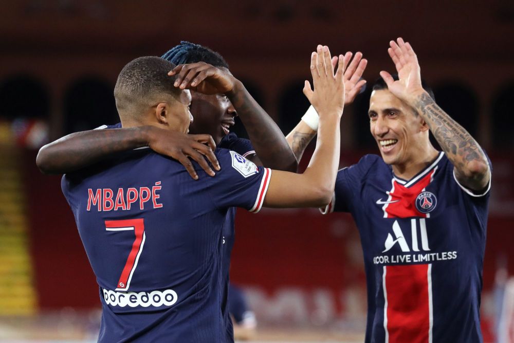  奥格斯堡替补前锋临危受命，十分钟内梅开二度改写比分